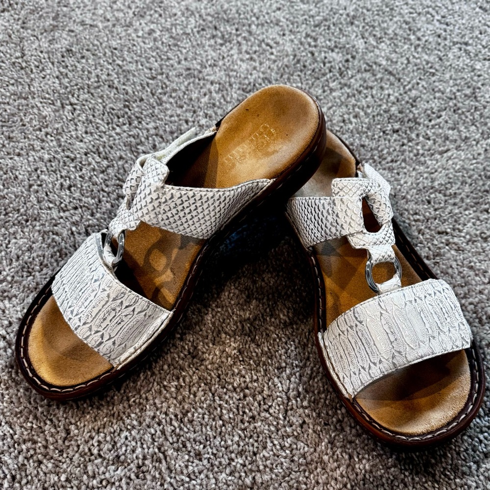 Rieker Sandals white with shimmery silver print Size 39